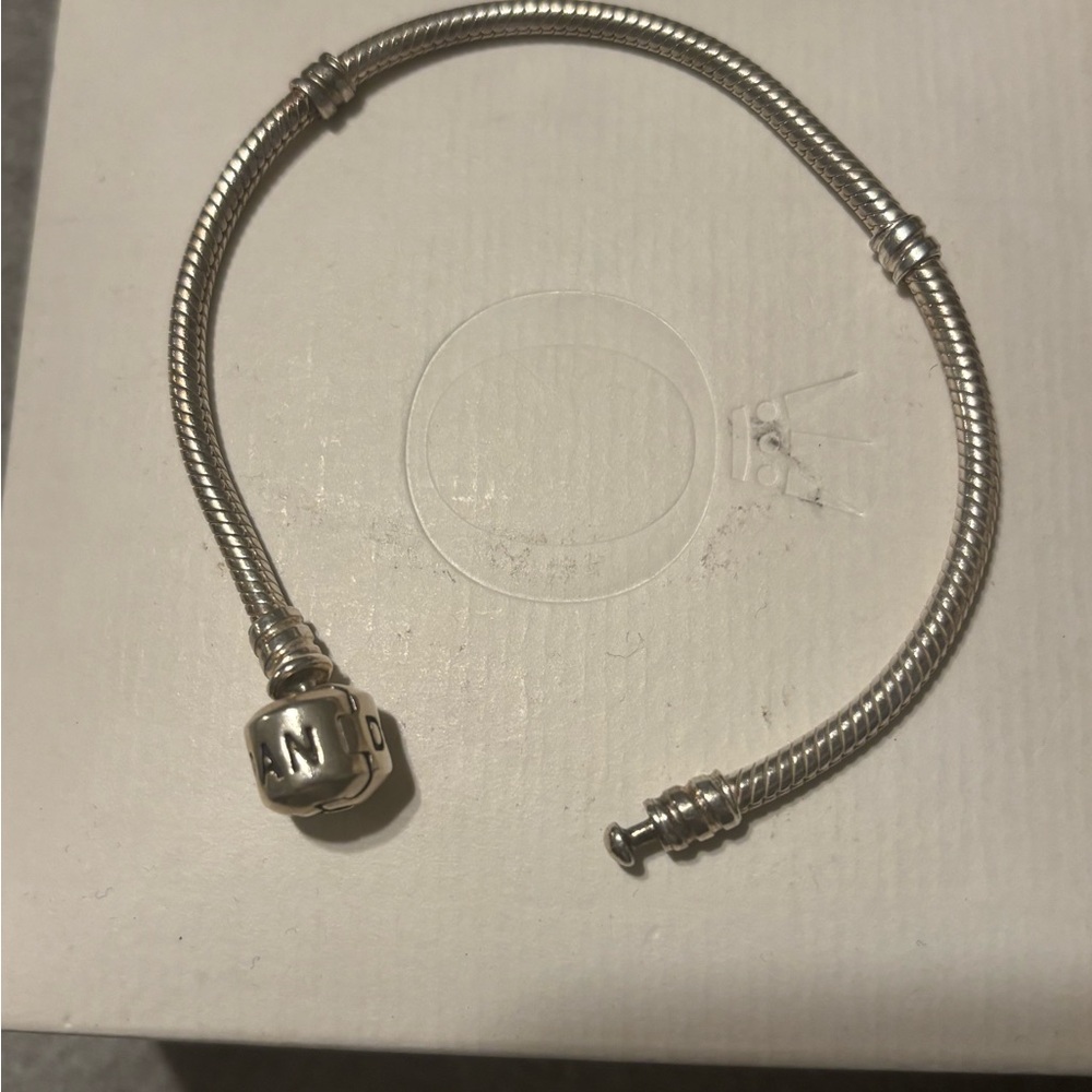 Silver pandora bracelets available in great pre-owned condition 7.5 & 8 lengths - Picture 3 of 3